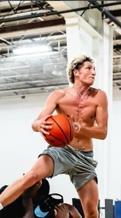 @finnaddy1
Canadian One-Foot Dunk Specialist
Fluidity | Style | Extension